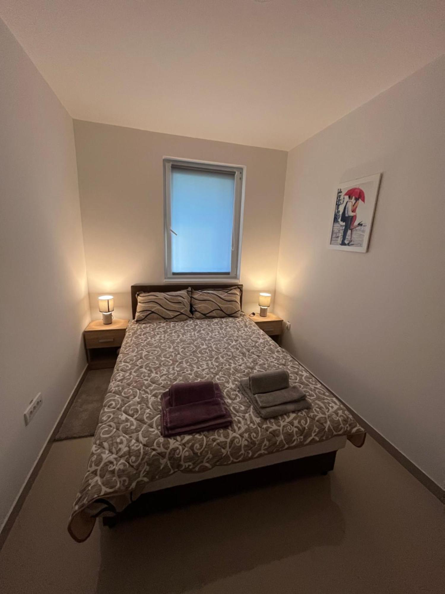 Apartman Miletic Ostrovo Zewnętrze zdjęcie